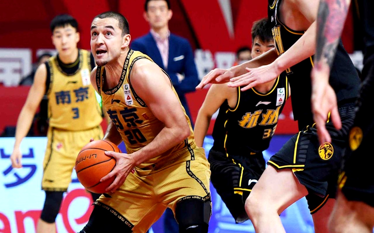 爱游戏首页登录 -包含NBA常规赛今晨再迎强敌，亚特兰大止住颓势，主帅态度——底气十足，身体对抗强度拉满的词条